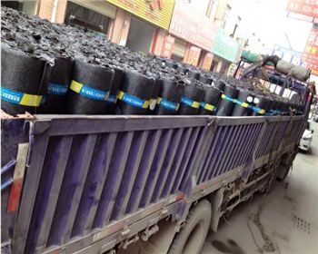 即将送往客户的防水卷材